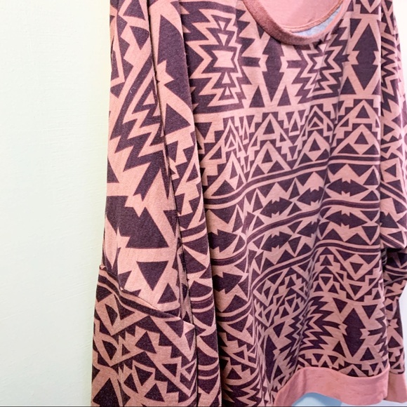 Curve Revolution Aztec/Tribal Print Longsleeve 3X - Picture 3 of 5